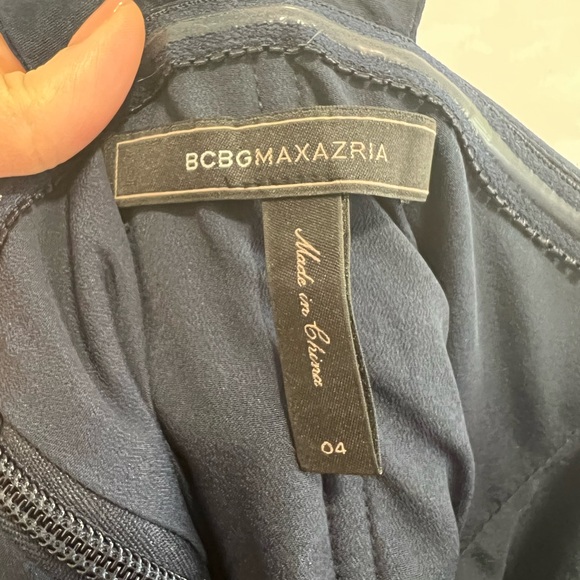 BCBGMAXAZRIA cocktail dress in navy -size 4 - Picture 4 of 4
